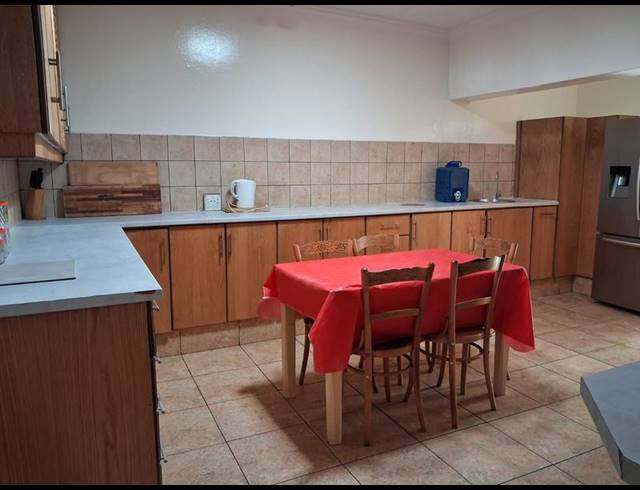 5 BEDROOM PROPERTY TO RENT IN MEYERVILLE